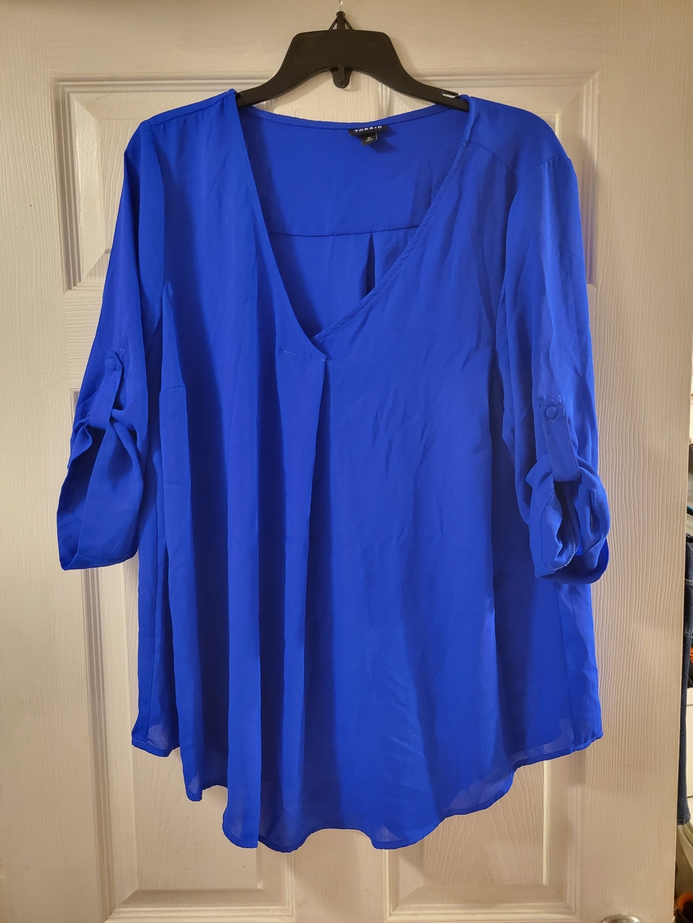 torrid Cobalt Blue V-Neck Quarter Sleeve Roll-Tab Blouse Size 0x